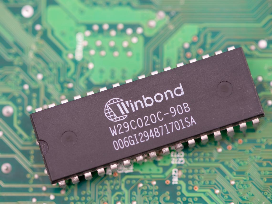 華邦電股價15➝43元、南亞科33➝98元、群聯418➝880元...記憶體暴漲背後會暴跌？台股老手點名這1檔還有肉吃